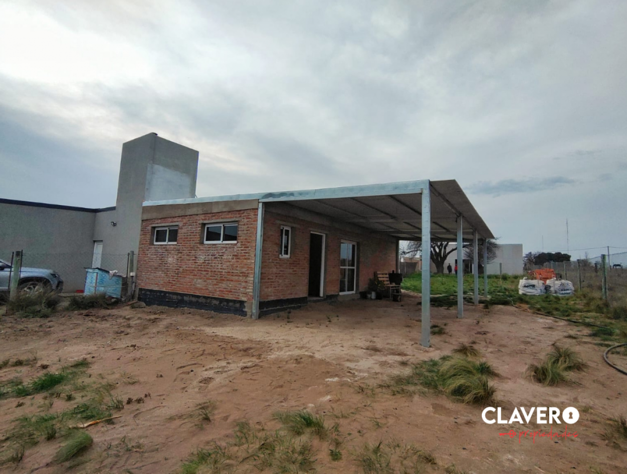 Se Vende: Terreno + Construccion + Servicios
