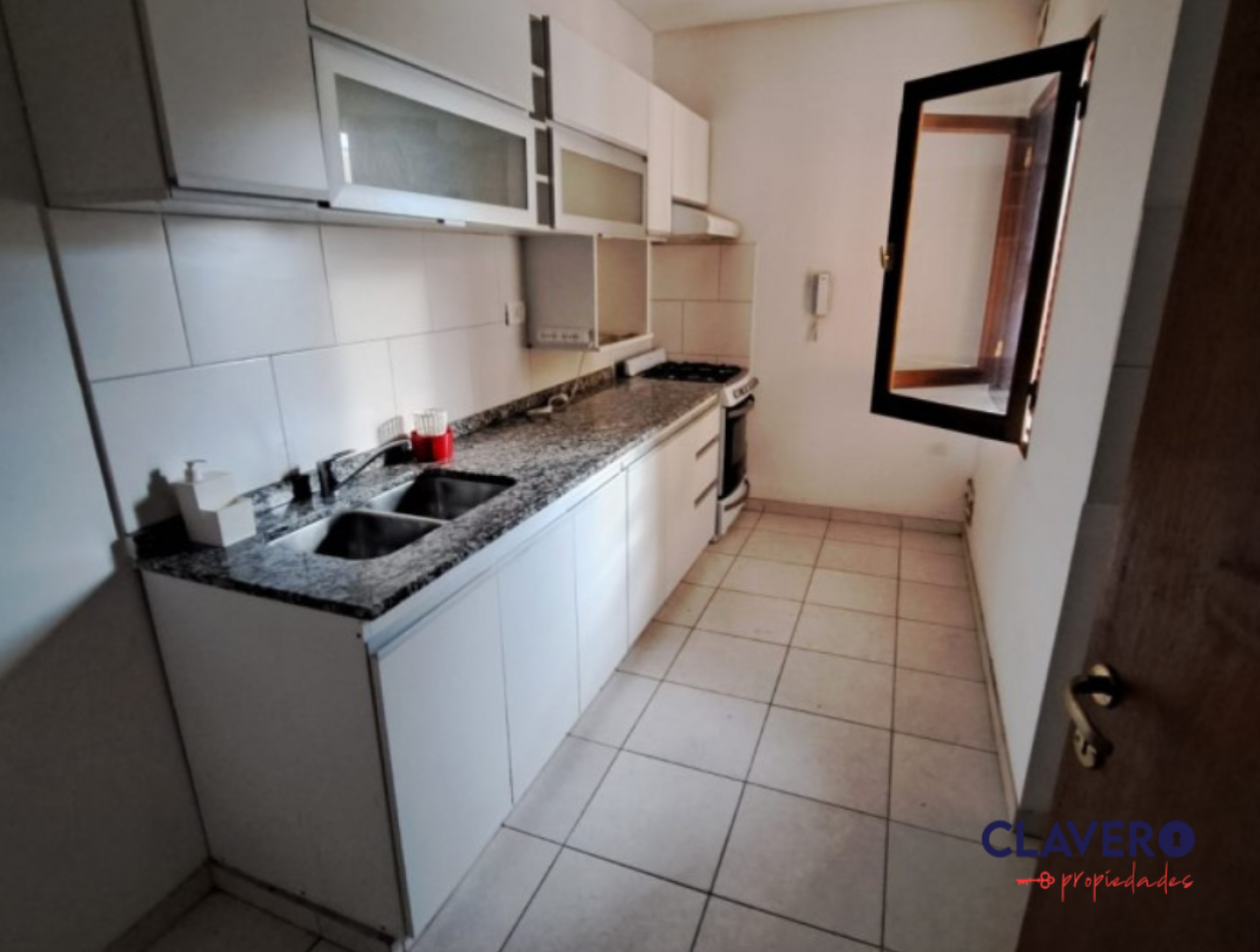 VENTA Dpto. 2 dorm. con cochera - Adjudicado - u$s.65.000.-