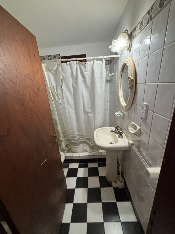 Se alquila casaquinta 4 dormitorios