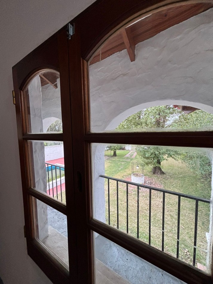 Se alquila casaquinta 4 dormitorios