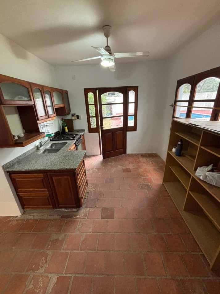 Se alquila casaquinta 4 dormitorios