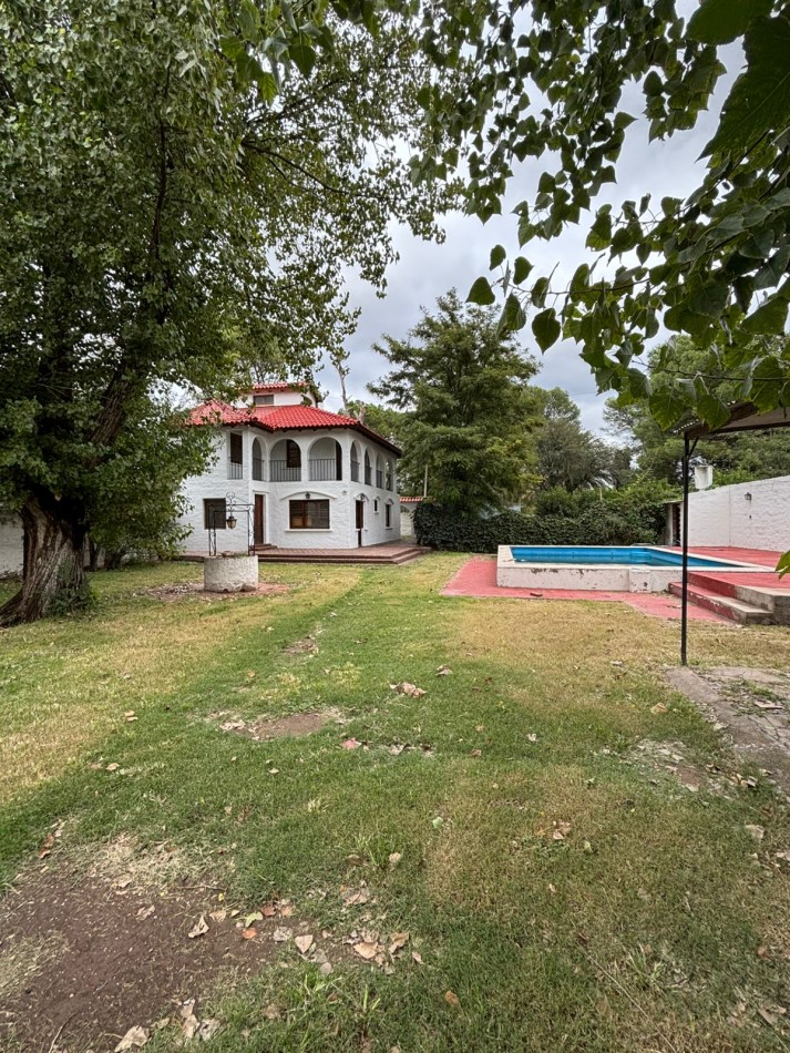 Se alquila casaquinta 4 dormitorios