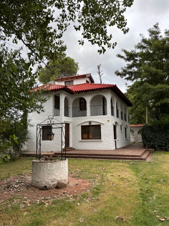 Se alquila casaquinta 4 dormitorios